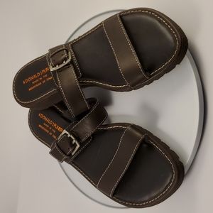 Donald J Pliner Go For It Brown Sandal Size 8 NWOT